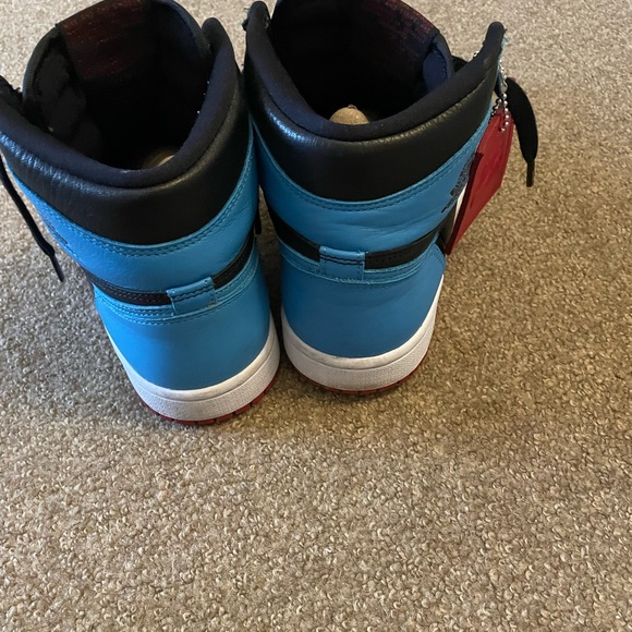 Limited Edition Women Jordan’s size 6.5 - Picture 3 of 4